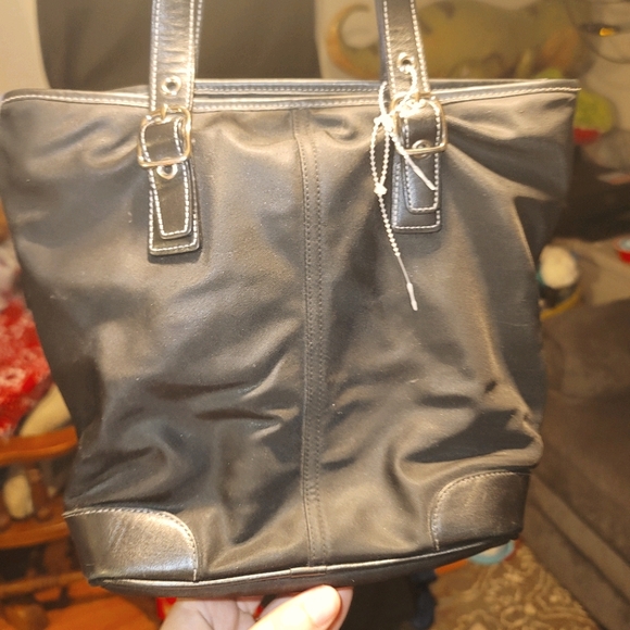 Authentic Coach shoulder bag - Picture 3 of 5